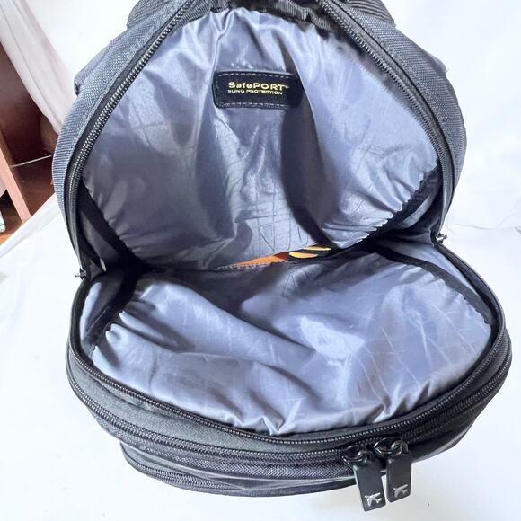 Targus Revolution Checkpoint-Friendly Backpack Safe Port 15.6 inch Used - Picture 9 of 13